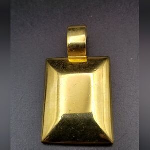 Premier design gold tone nugget necklace pendant. P133